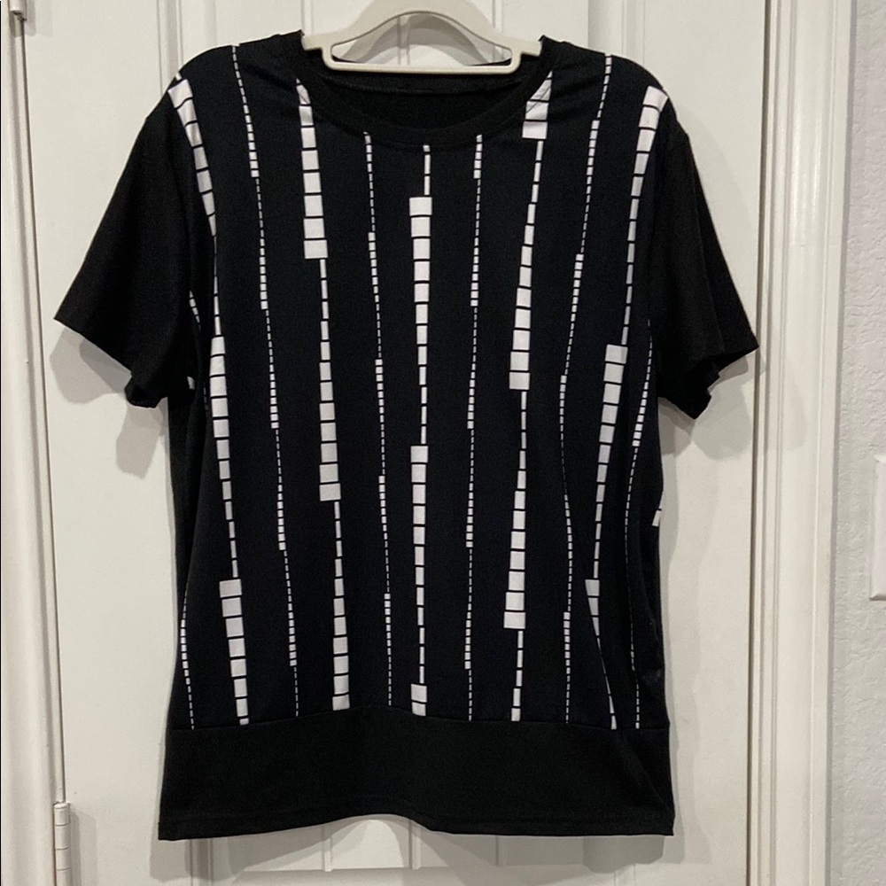 In Perfect condition Black and White Graphic Women's Top